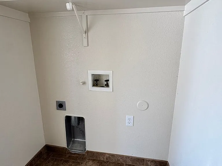 1326 Magoffin Pl — Photo 12
