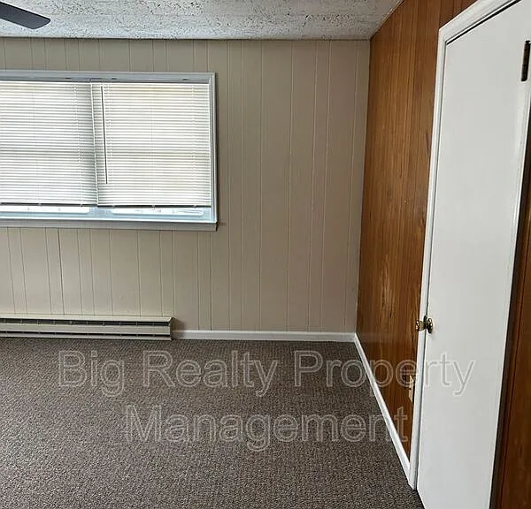 88 N Main St — Photo 11