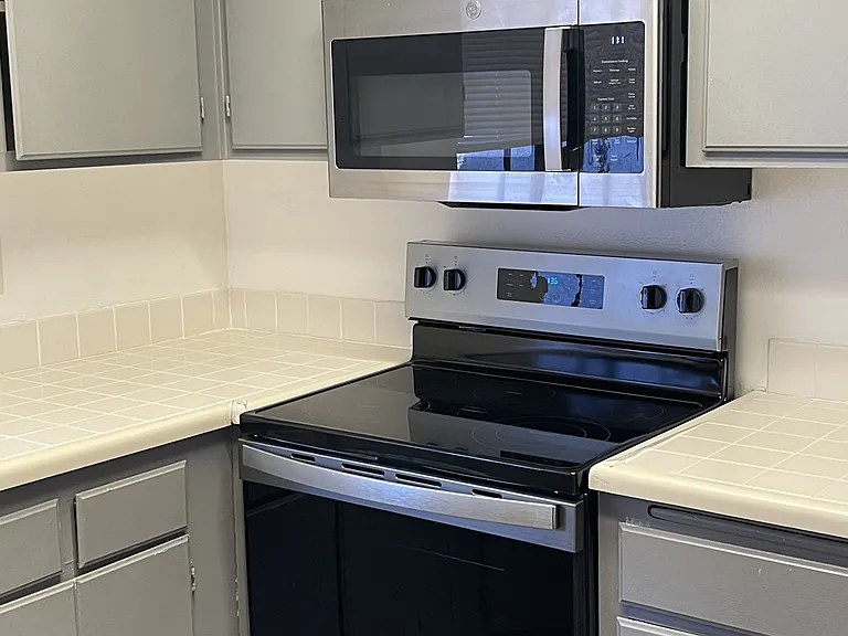 707 S Webster Ave #108 — Photo 1