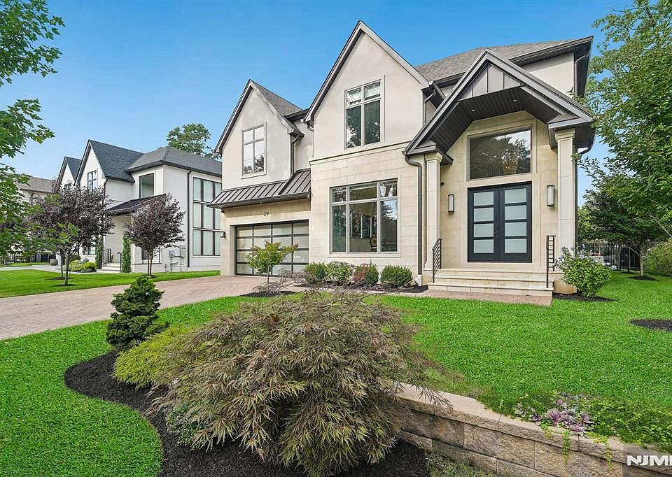 1st image of 29 Roslyn Avenue