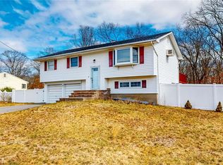 947 Montauk Ave, Islip Terrace, NY 11752