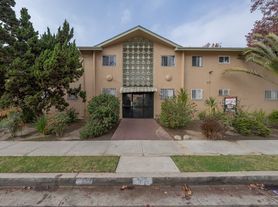 803 Java Ave Inglewood, CA 90301