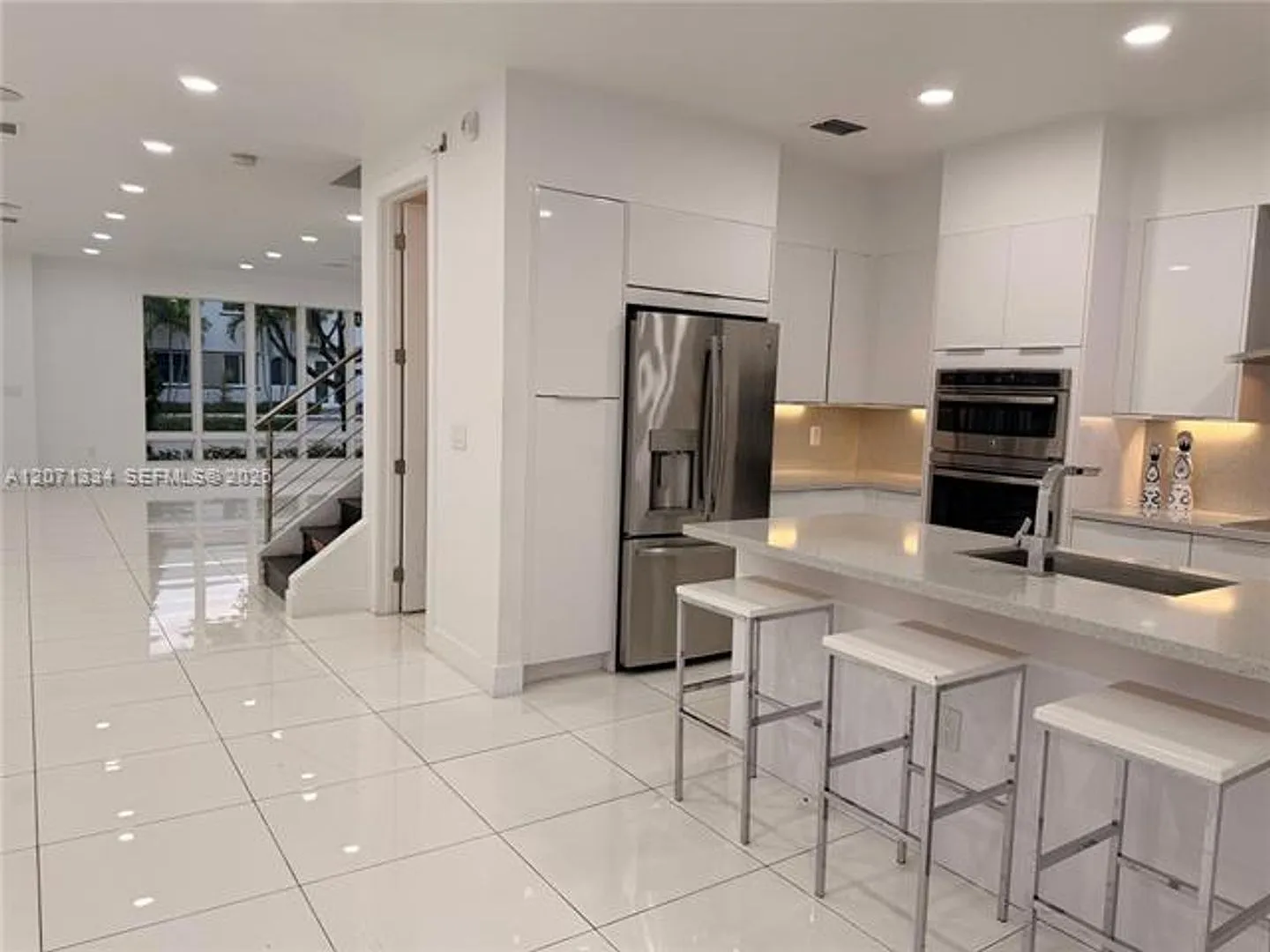 10330 NW 66th St th 10330, Doral, FL 33178 — Photo 1