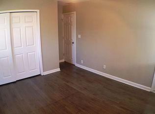 111 S Bartlett Rd, Streamwood, IL 60107