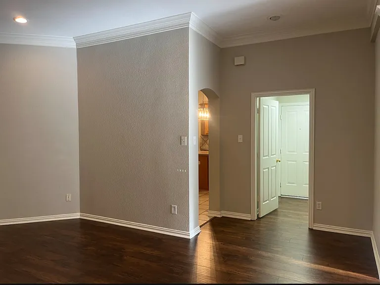 2702 View Mdw — Photo 15