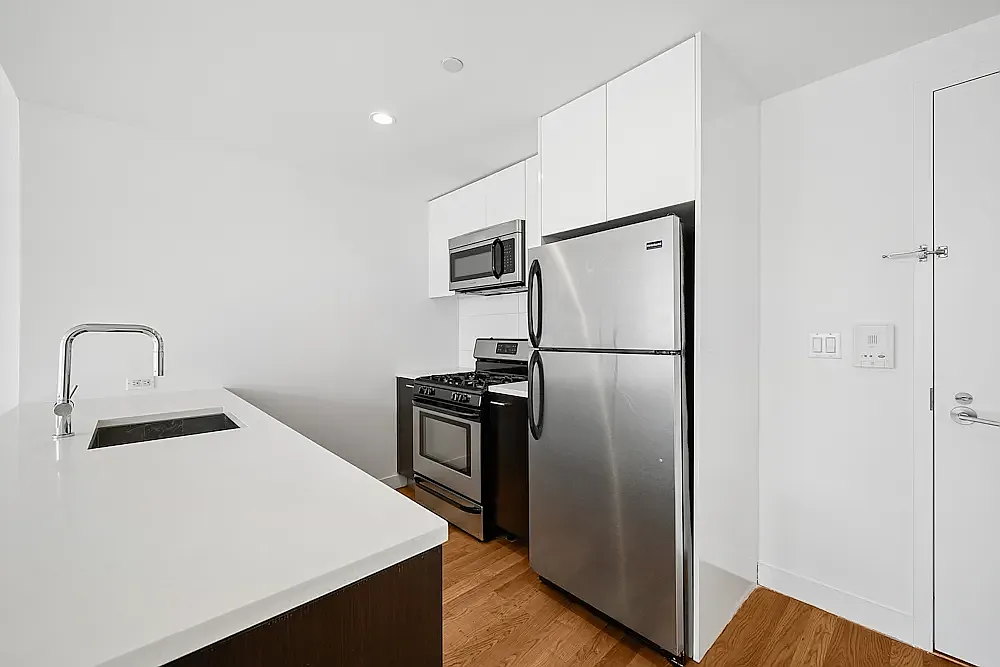 316 Bergen Street — Photo 3