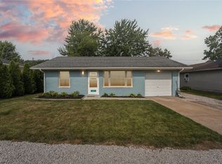 302 Harcourt Rd, Vermilion, OH 44089
