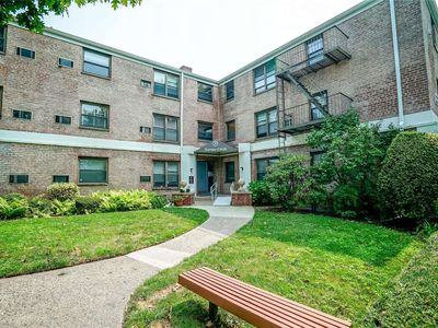9 Terrace Circle #2E, Great Neck, NY, 11021