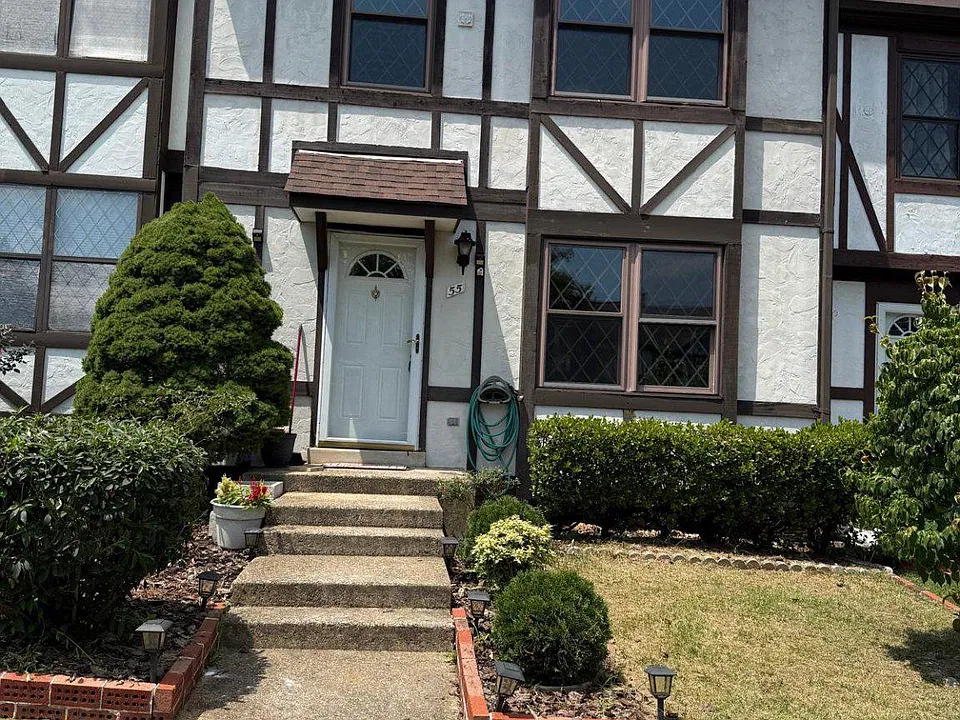 55 Millard Ct