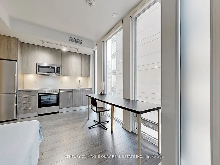 28 Wellesley St E #1501 — Photo 17