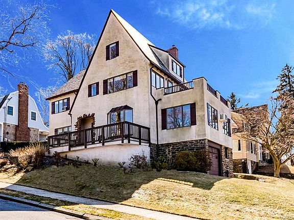 2nd image of 62 Abbey Pl
