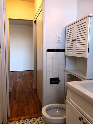 Rented by Prime Realty | media 32