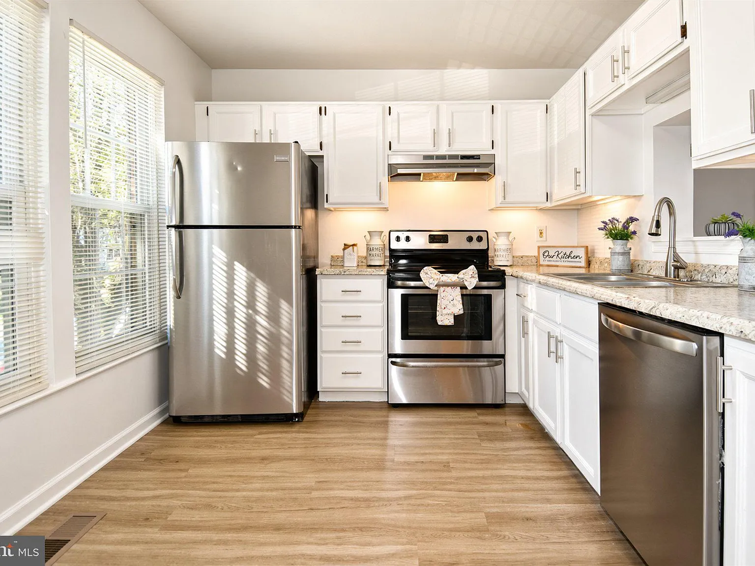 3 bed, 2.5 bath, 1750 sqft, $2,500 — Photo 3