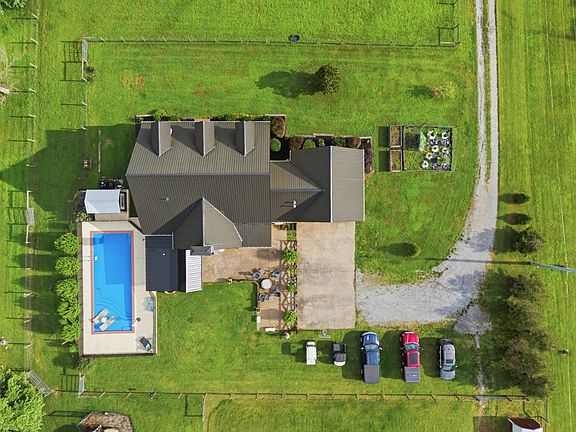 4th image of 1038 Kansas Ln