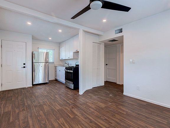 5th image of 401 E Merlayne Dr APT 2A