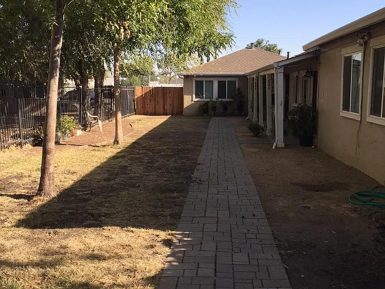 54 Alturas Ave #C — Photo 2
