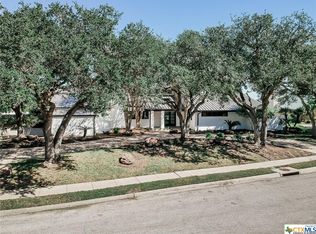 106 Woodcreek Cir, Victoria, TX 77904