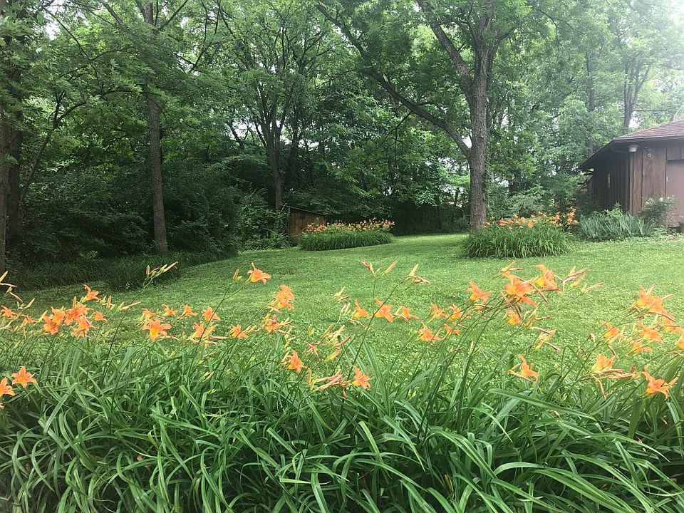 2nd image of 120 Country Ln