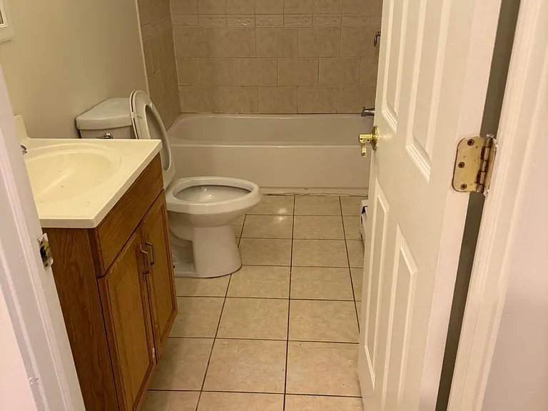 1018 Hancock Ave — Photo 3