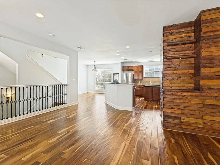 4002 Brownstone Ct — Photo 9