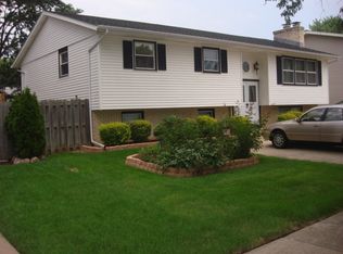 22 Linden Ave, Buffalo Grove, IL