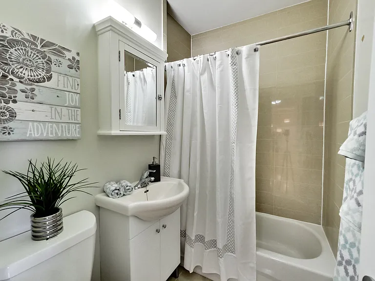 42 Glen Elm Ave #206 — Photo 69