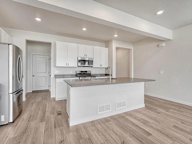 8210 Grey Bark Way — Photo 4