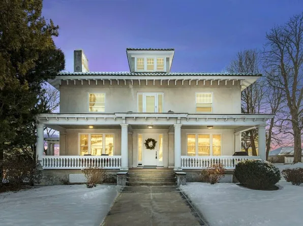 19 Kenilworth Rd, Worcester, MA 01602