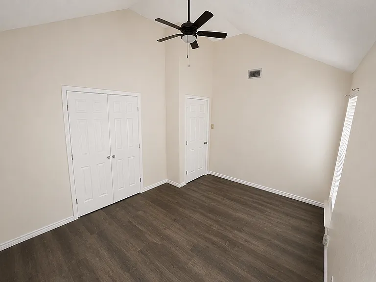 2881 Fenwick St — Photo 15