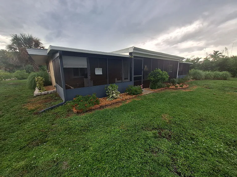 4050 Yucatan Cir — Photo 34