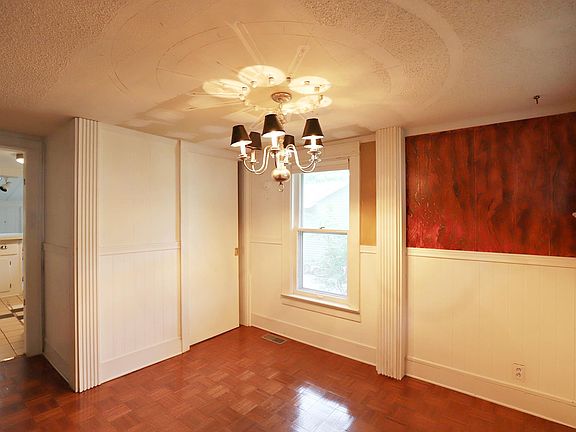 5th image of 214 N Hazelton St