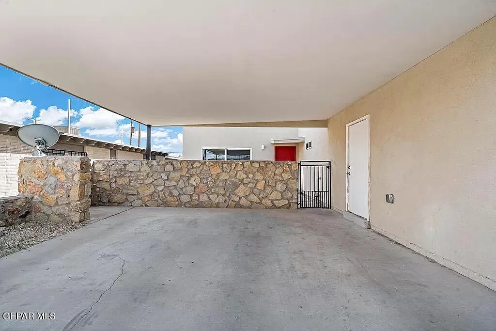 3604 Keltner Ave — Photo 3