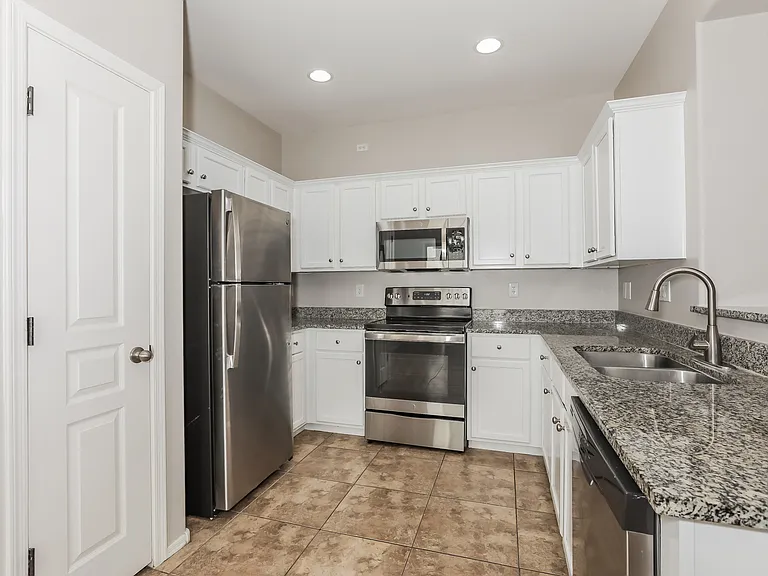 1648 E Joseph Way — Photo 3