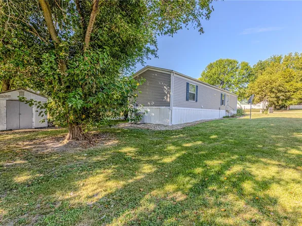 102 N Superior St, Tower Hill, IL 62571