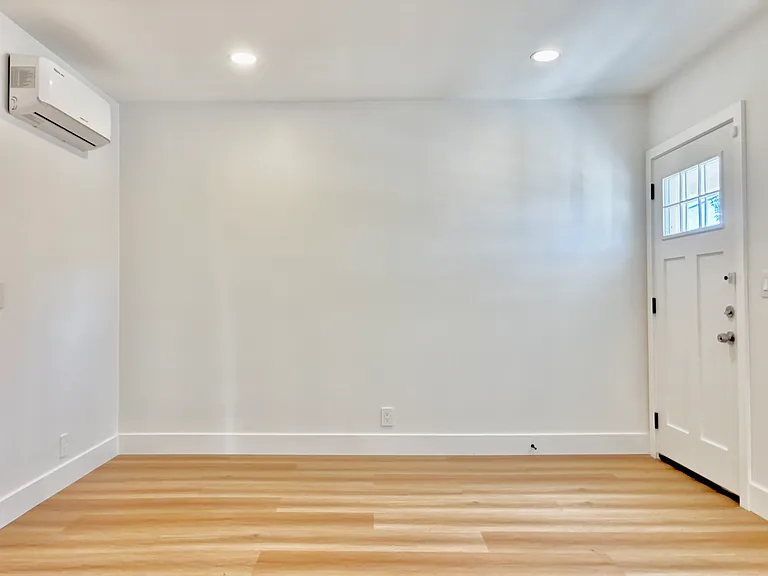 854 Orange Ave — Photo 4