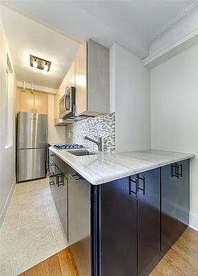 Sold by R New York | media 2