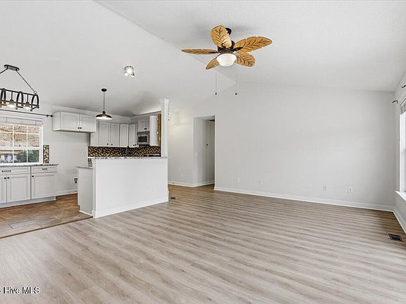 5th image of 2806 Cornell Court