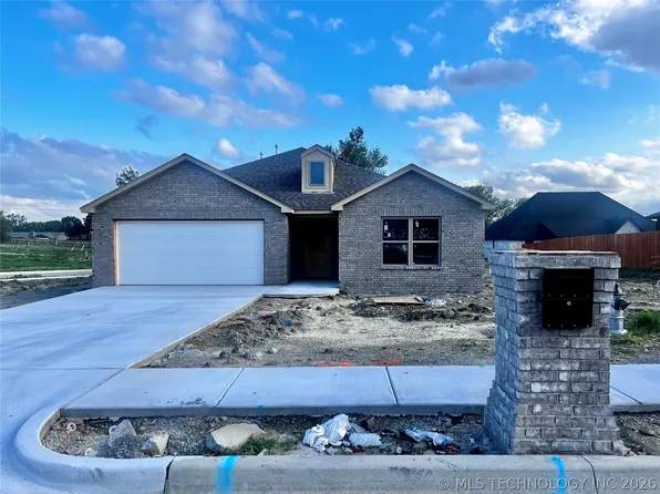 5827 Coldspring Ln, Bartlesville, OK 74006