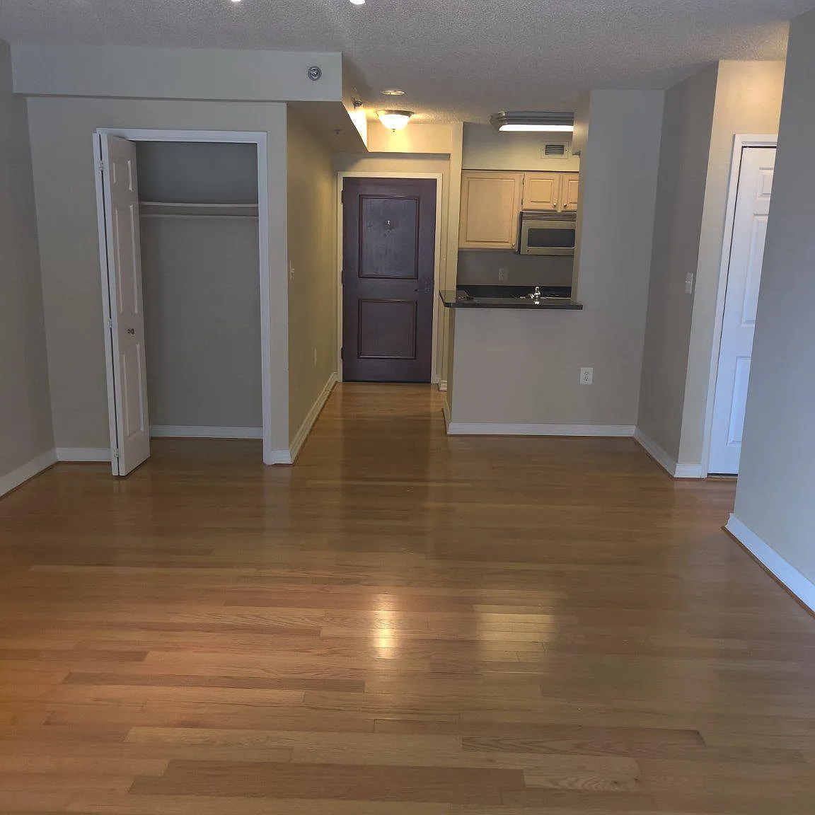 1 bed, 1.0 bath, 626 sqft, $1,995 — Photo 3
