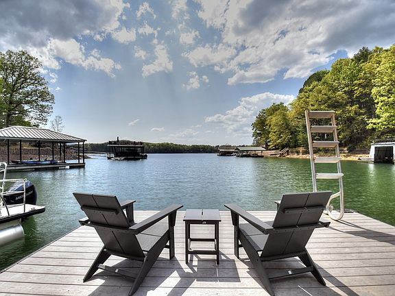 3rd image of 144 Lake Cove Cir