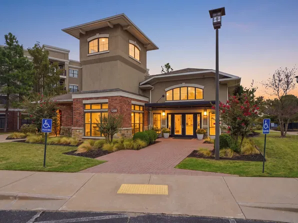 Riverwalk Apartments