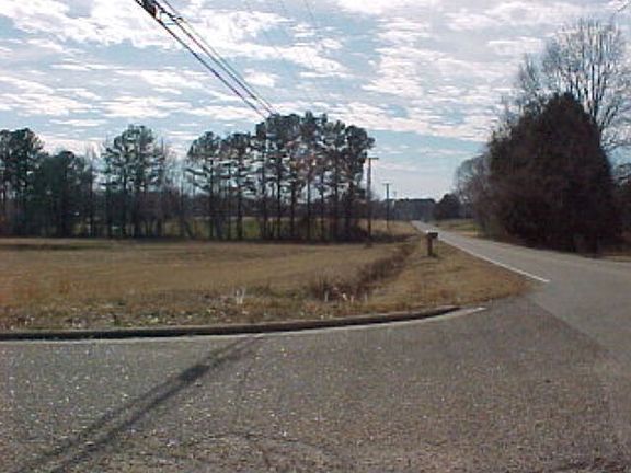 3rd image of Peppers Dr