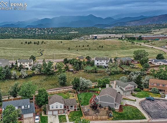 3rd image of 733 Tamarron Dr