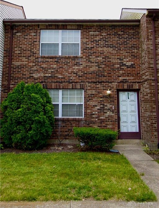 1st image of 122 Commons Ave