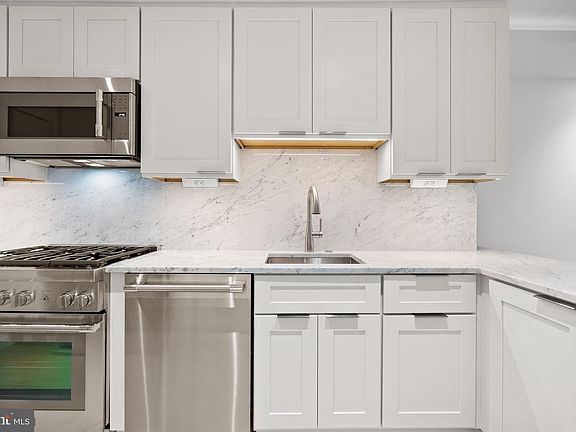 3rd image of 700 New Hampshire Ave NW #303