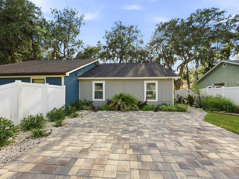 2230 Cypress Landing Dr — Photo 2