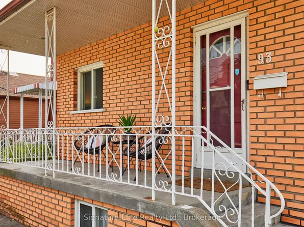 93 Pinegrove Ave, Toronto, ON M1N 2G3