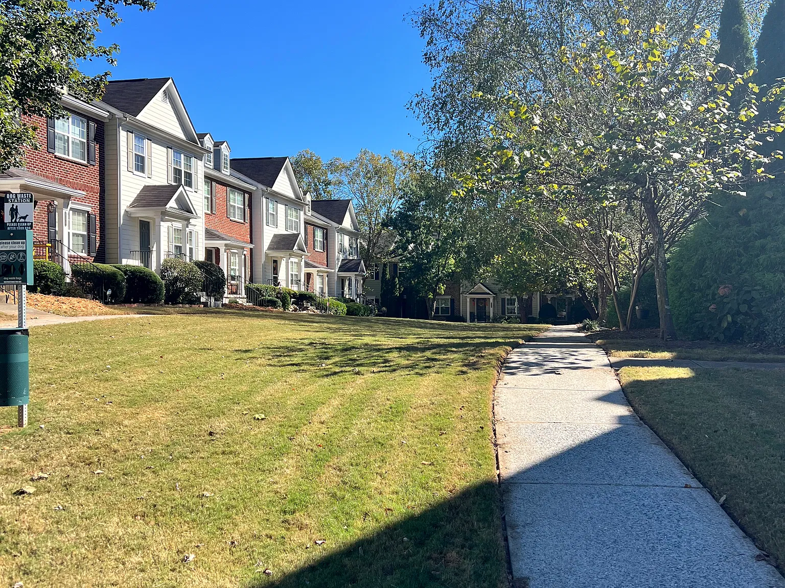 2 bed, 2.5 bath, 1870 sqft, $2,375 — Photo 3