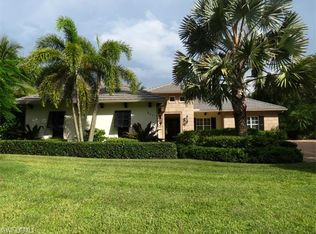 801 Bentwood Dr, Naples, FL 34108