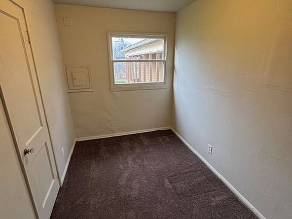 4th image of 4939 Mount Vernon Park Dr